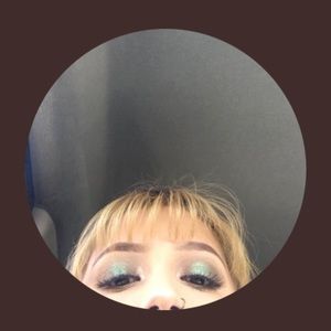 Meet your Posher, Ana